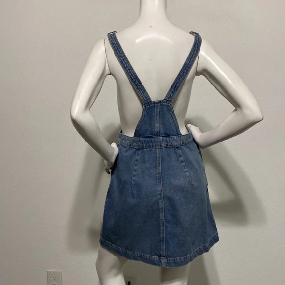 H&M Divided Blue Medium Wash Button Front Denim Bib Overalls Mini Dress Size 6 - Picture 5 of 8